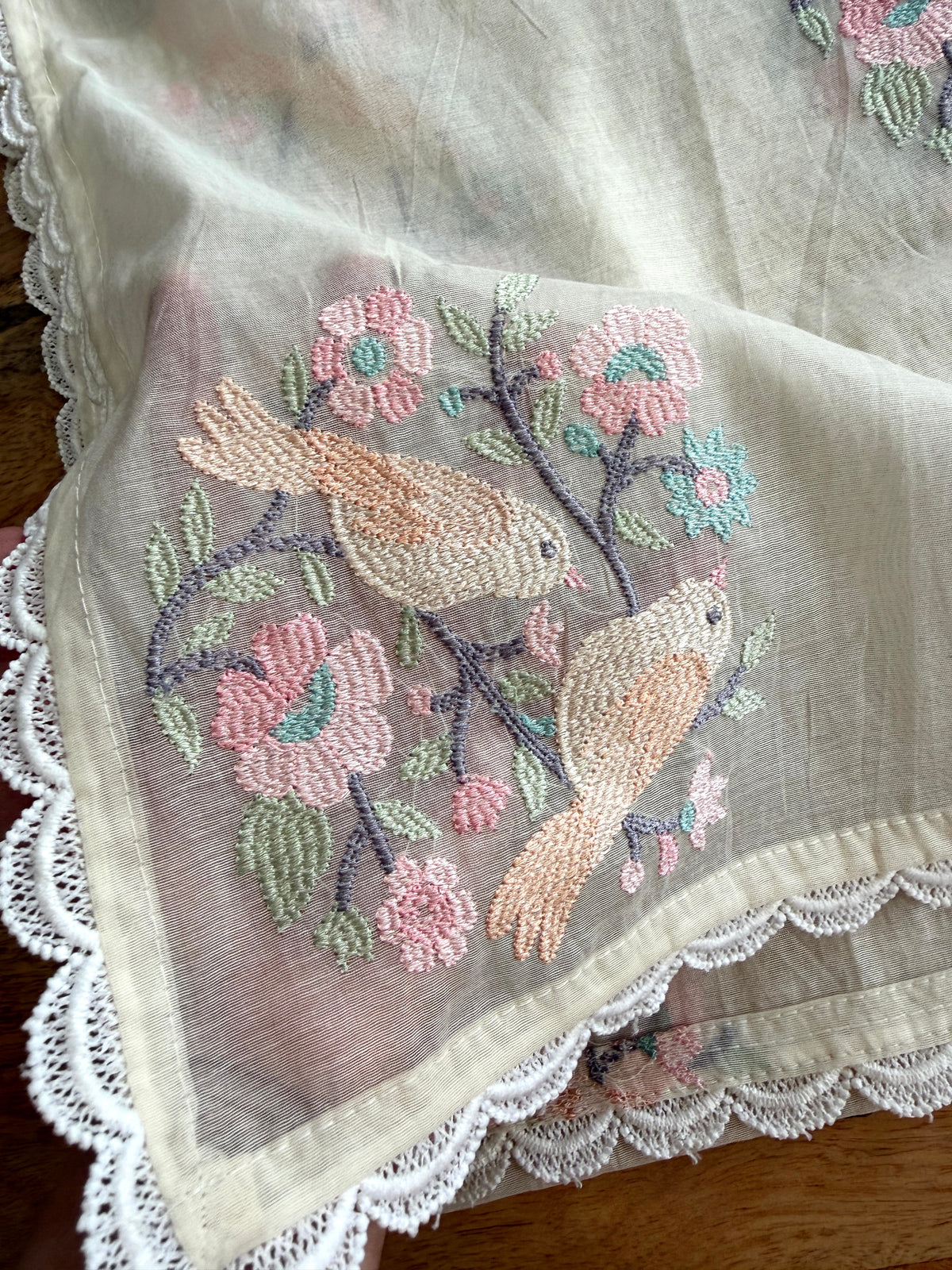 Cremish White Bird-3 Piece Suit Set