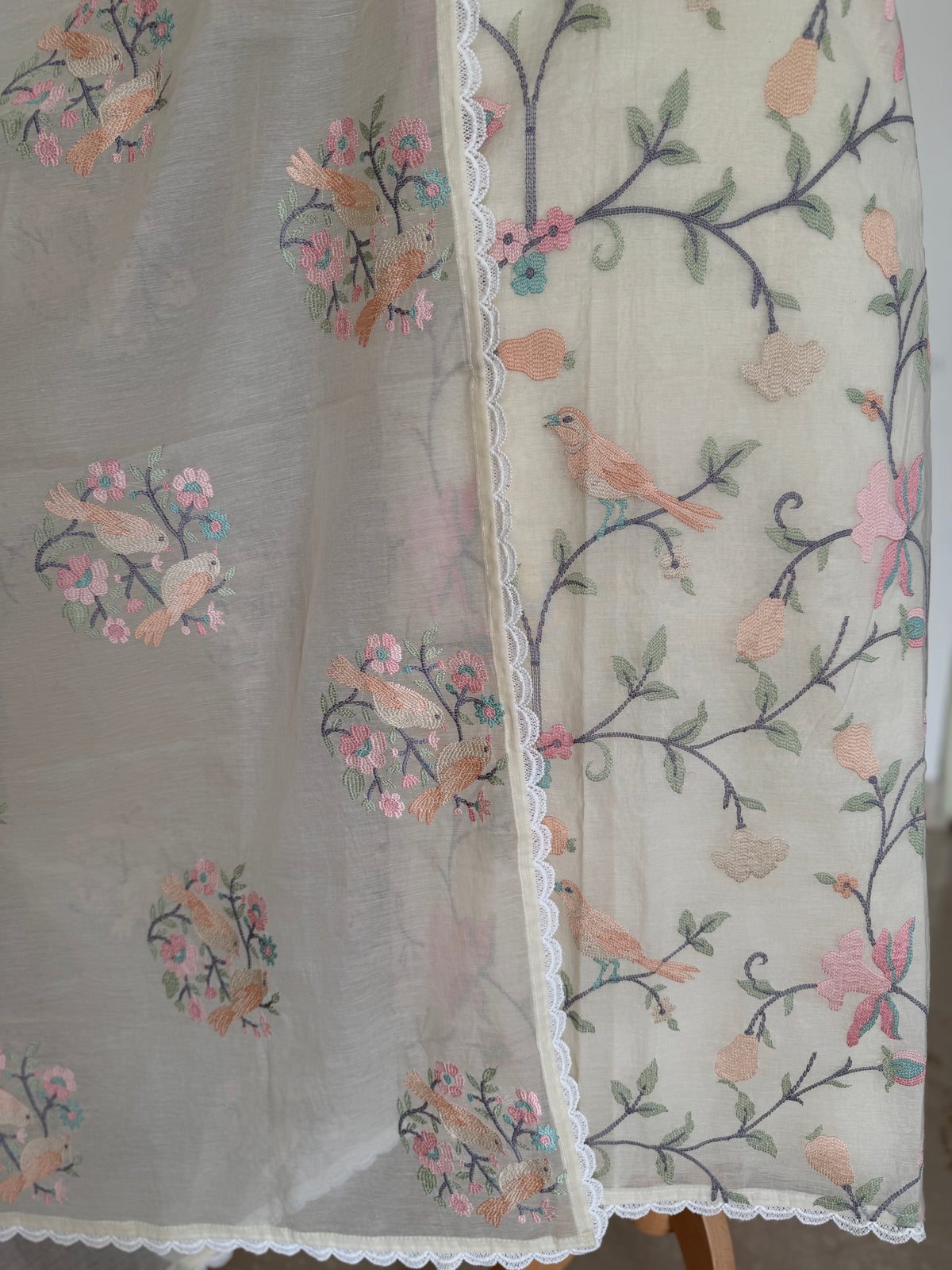 Cremish White Bird-3 Piece Suit Set