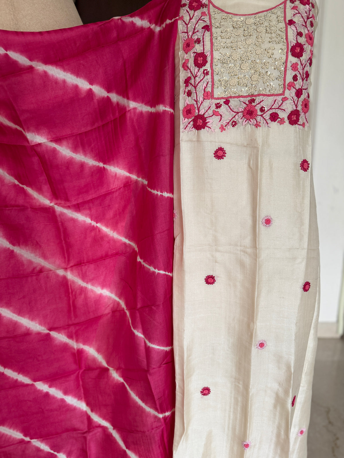 Pure Silk White French Knot-3 Piece Suit Set