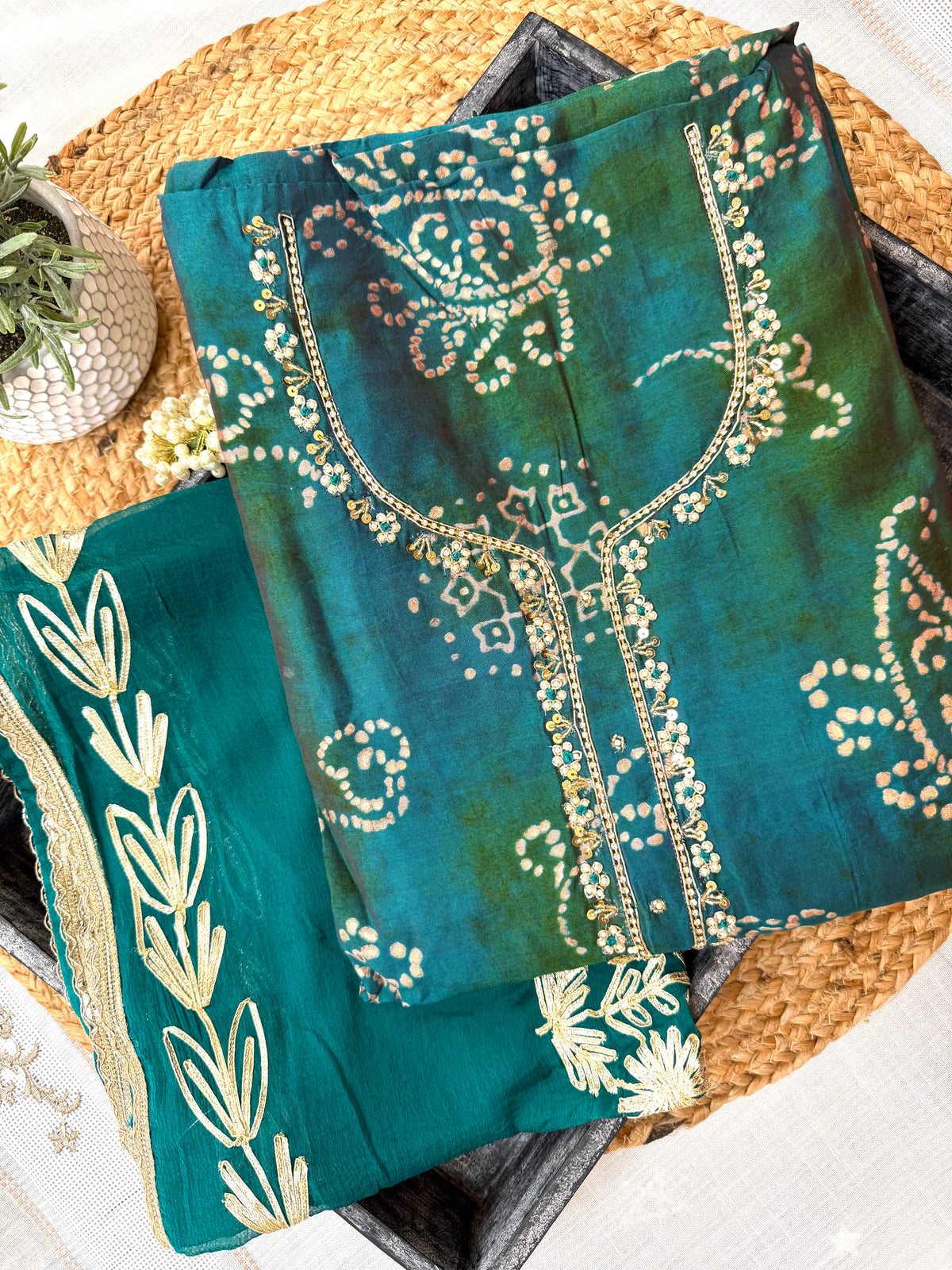 Gulzar Green-3 Piece Suit Set
